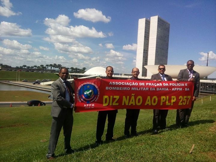 Diretores da APPMBA participam em Brasília, de ato contra o PLP 257