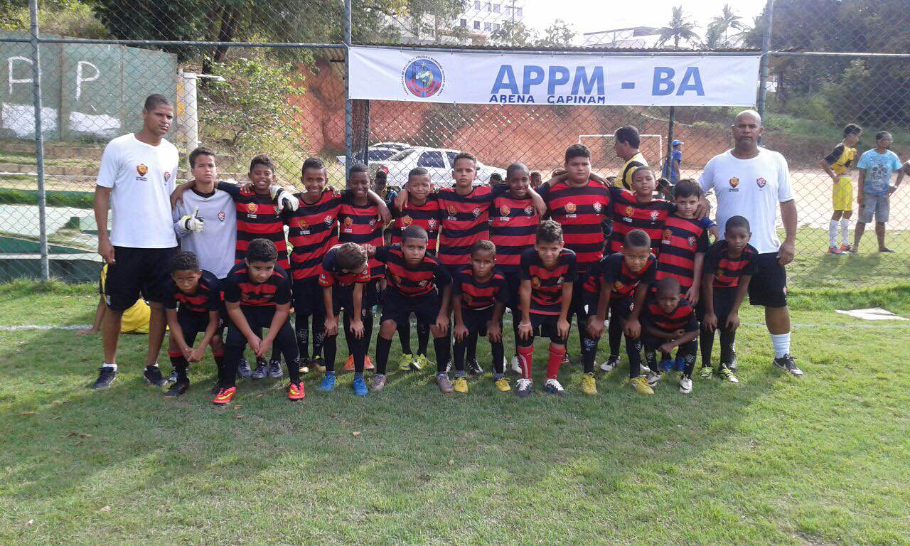 Jogos amistosos marcam encontro entre escolinha de futebol da APPMBA e escolinha do Bahia